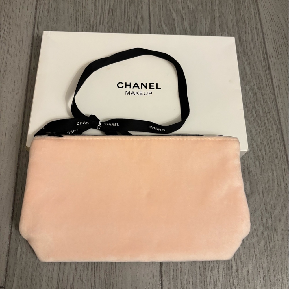 NWOT Chanel Makeup Cosmetic Bag | Pink Velour/Velvet - Picture 1 of 11